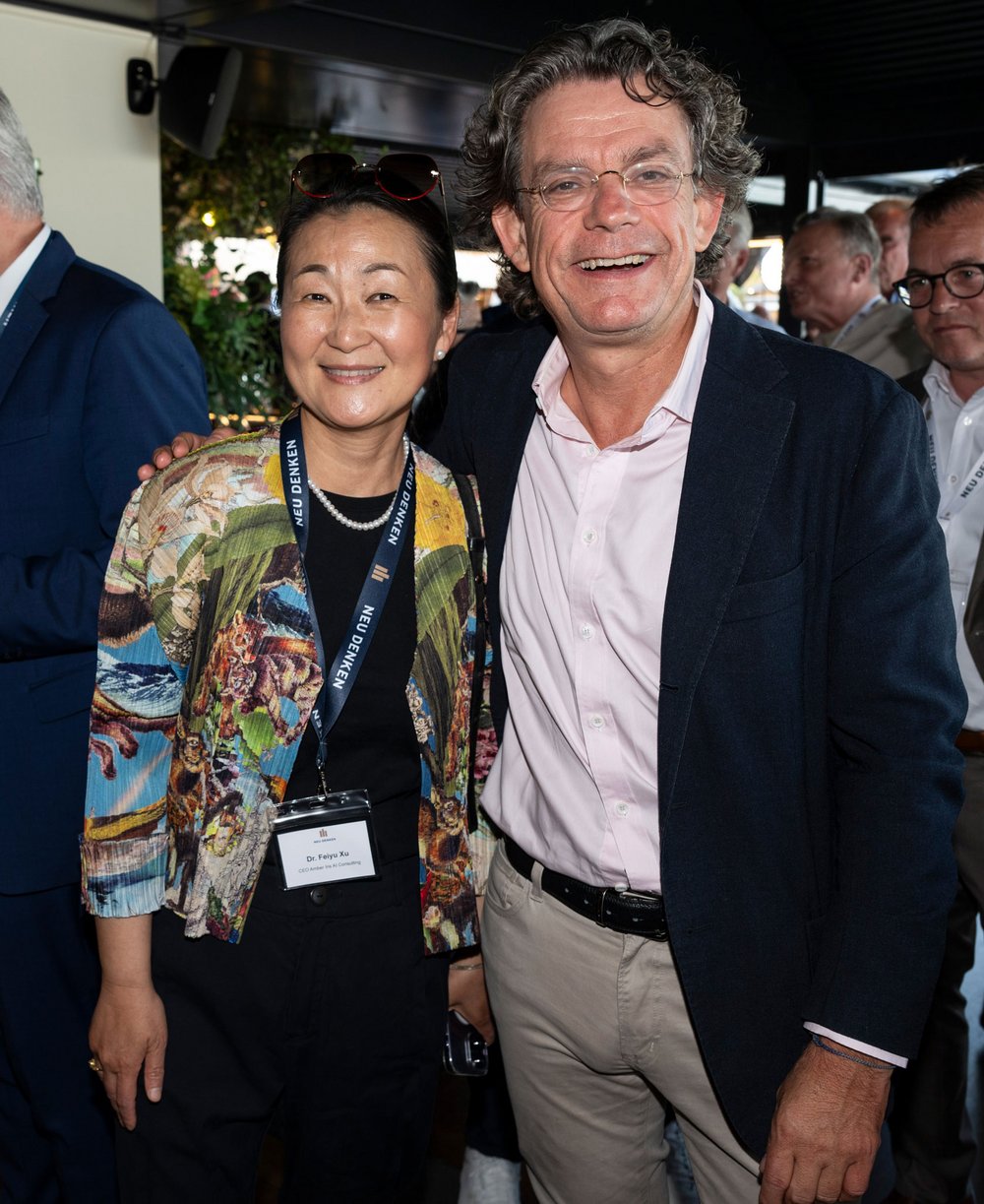 Dr. Feiyu Xu und Frank Sieren im Restaurant YARA