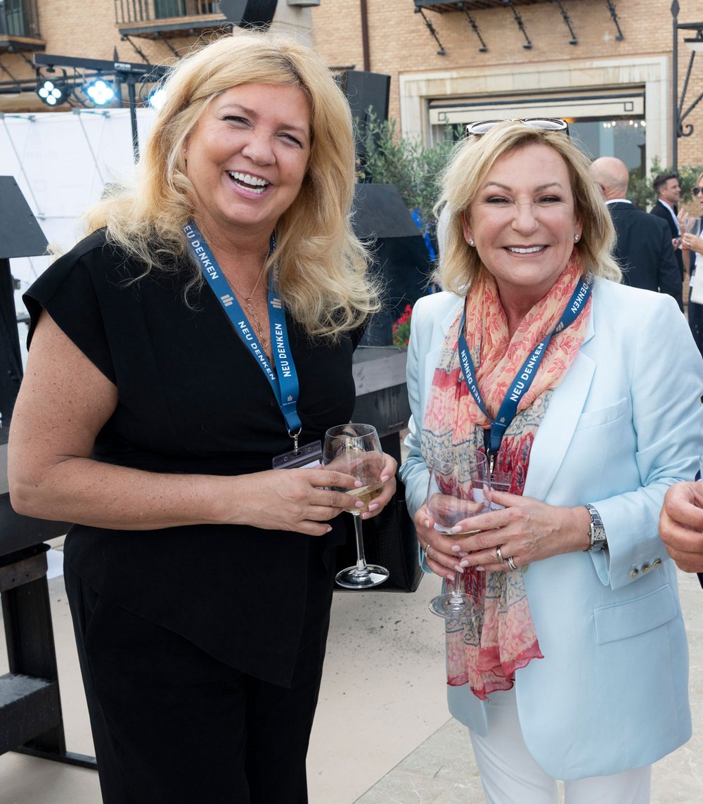 Dr. Pippa Malmgren und Sabine Christiansen
