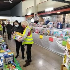 EA-Mandant Martin Scholpp und seine Familie spendeten Spielzeug und Kleidung an die Fundació Monti-Sion Solidària.