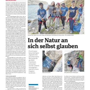 Zeitungsausschnitt mit Fotos von Menschen am Meer und am klettern
