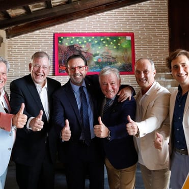 Willi Plattes, Christoph Ahlhaus, Alejandro Sáenz de San Pedro, José Marcial Rodríguez, Hans Lenz und José Mañas beim Treffen des Bundeswirtschaftssenats im Chateau Vino de la Isla.