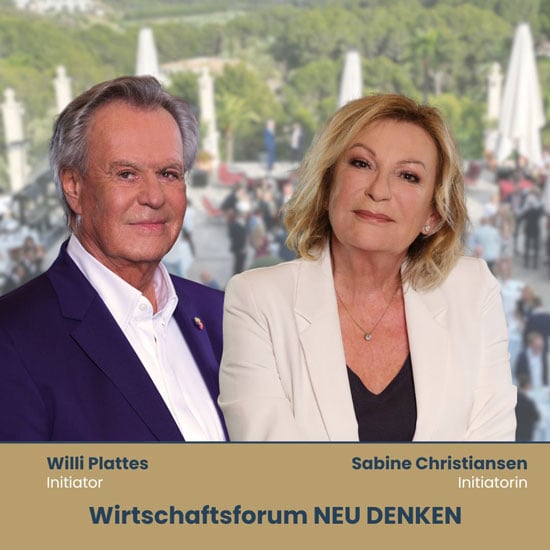 Willi Plattes und Sabine Christiansen vor der Terrasse vom Castillo SonVida Hotel auf Mallorca mit Blick au die Bucht von Palma