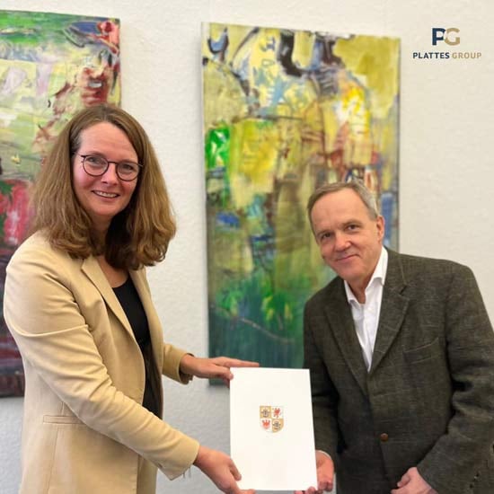 Thomas Eisgruber mit Bettina Martin, der Wissenschaftsministerin von Mecklenburg-Vorpommern